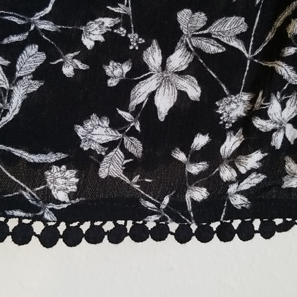 Cape Juby Flower Blouse Black/white - Picture 4 of 4